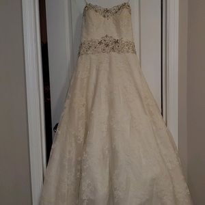 Wedding dress